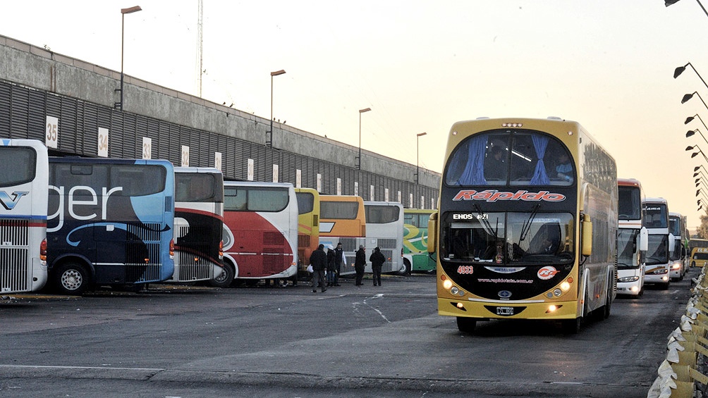 Trabajadores del transporte tendrán prioridad para vacunarse una vez inmunizada la población de riesgo