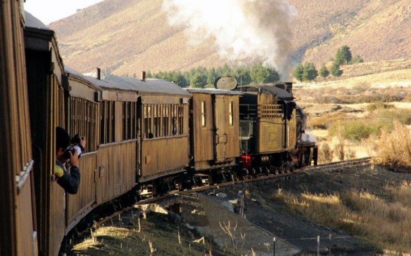 El tren histórico La Trochita cuenta con una nueva estación