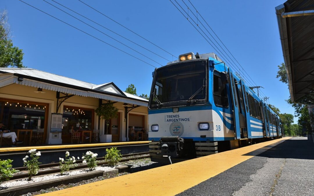 El Tren de la Costa recupera su esplendor con más pasajeros y servicios cada 20 minutos los fines de semana