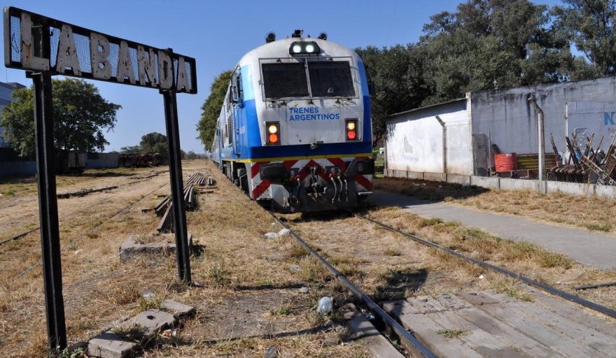Después de 31 años comenzó a funcionar un nuevo tren de cercanías en Santiago del Estero
