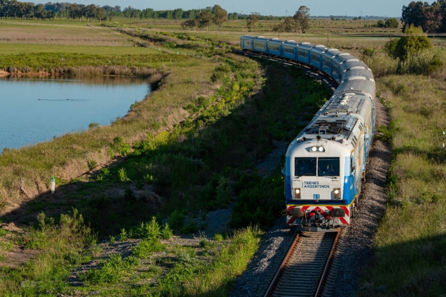 En el Día del Ferrocarril, el Presidente destacó la puesta en «marcha» de los trenes en todo el país