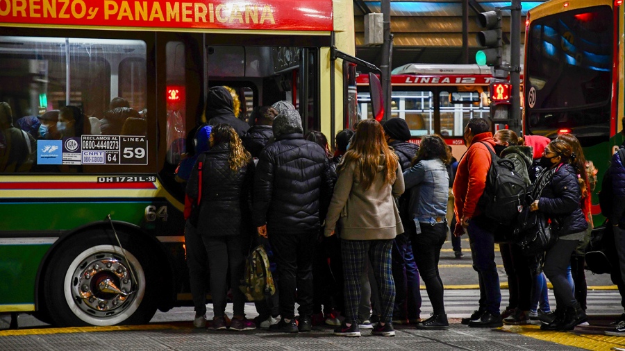 Por el lockout patronal, impusieron multas millonarias a las empresas de colectivos