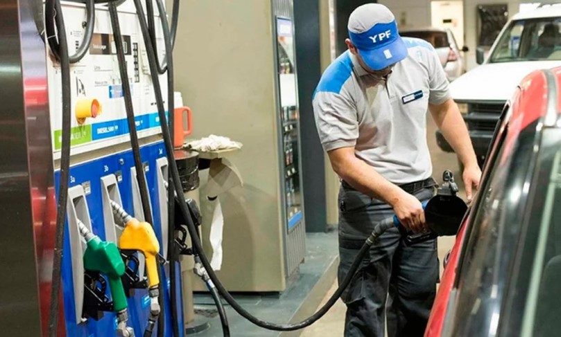 A partir del sábado aumentarán los combustibles por el descongelamiento de impuestos