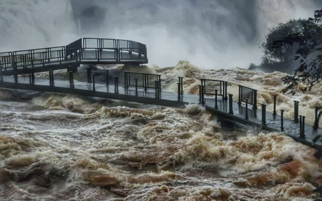 La crecida de los ríos Iguazú y Uruguay provocó evacuados