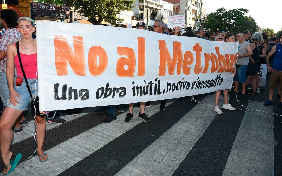 Denuncian que la obra del Metrobús porteño de Alberdi-Directorio fue adjudicada a una empresa