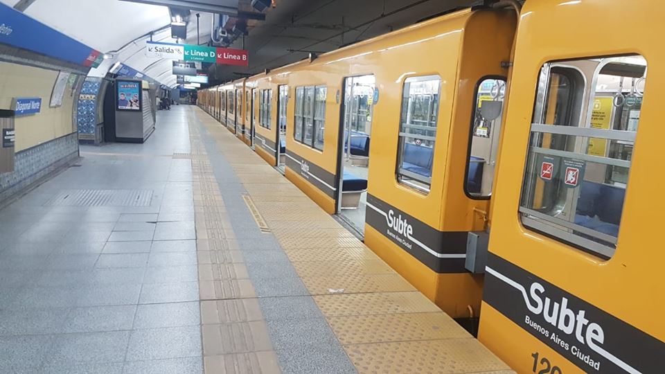 Paro en las cinco líneas del subte tras el asesinato de la mujer policía